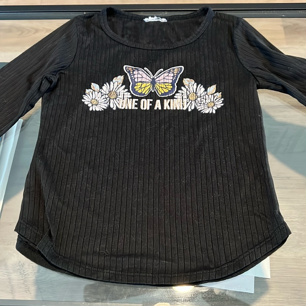 Girl’s shirt